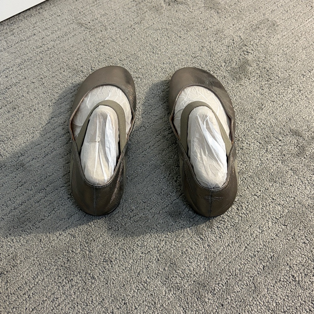 Gentle Souls Metallic Gold Flats - Picture 3 of 7